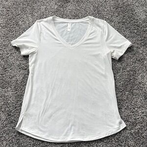 EUC Athleta Cover Your Assets Short Sleeve V Neck Top Size M